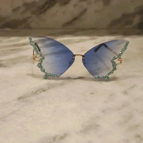Butterfly sunglasses with stones new - Picture 1 of 5